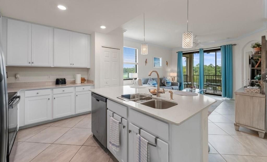 For Rent: $2,850 (3 beds, 2 baths, 1286 Square Feet)