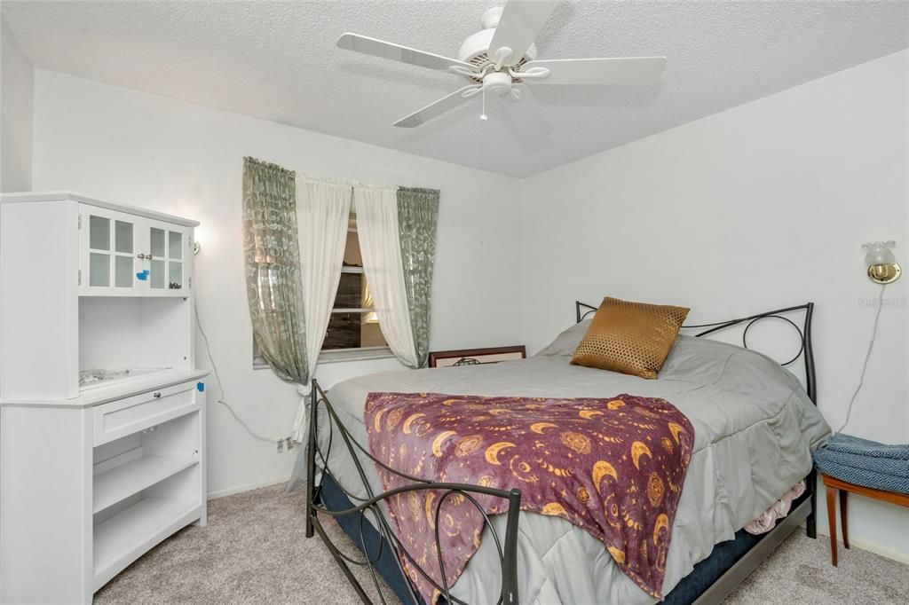 For Sale: $315,000 (3 beds, 2 baths, 1591 Square Feet)