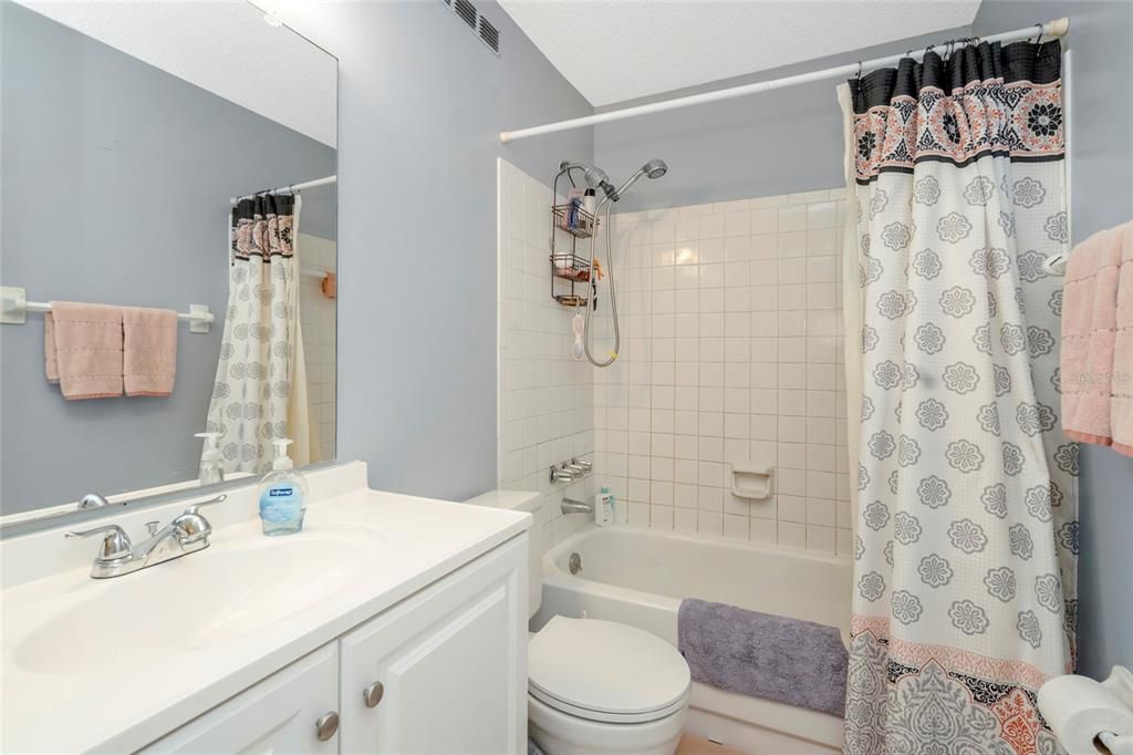 For Sale: $315,000 (3 beds, 2 baths, 1591 Square Feet)