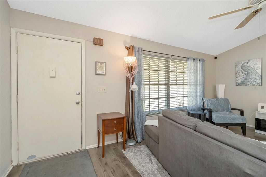 For Sale: $315,000 (3 beds, 2 baths, 1591 Square Feet)