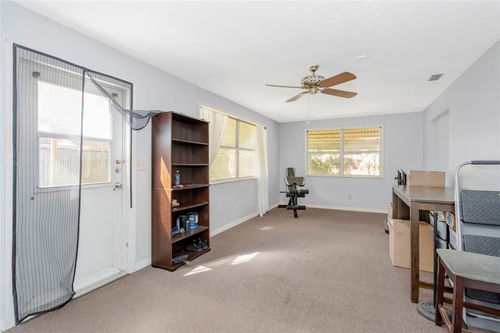 For Sale: $315,000 (3 beds, 2 baths, 1591 Square Feet)