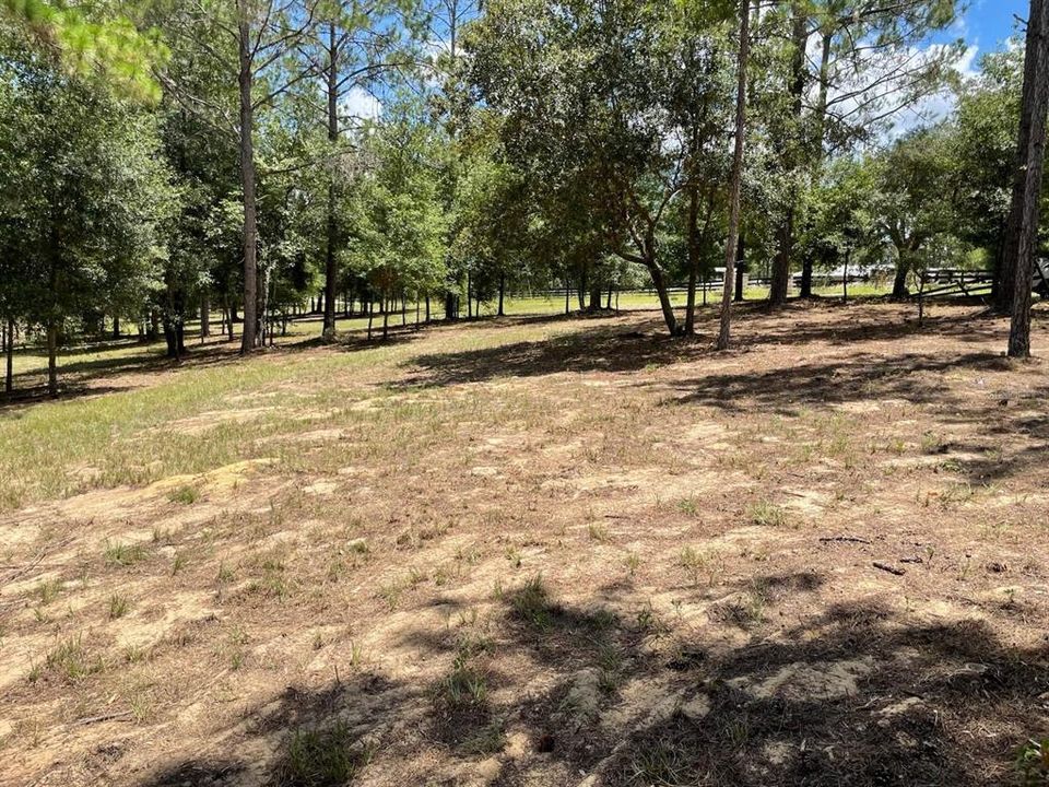 待售: $200,000 (5.62 acres)