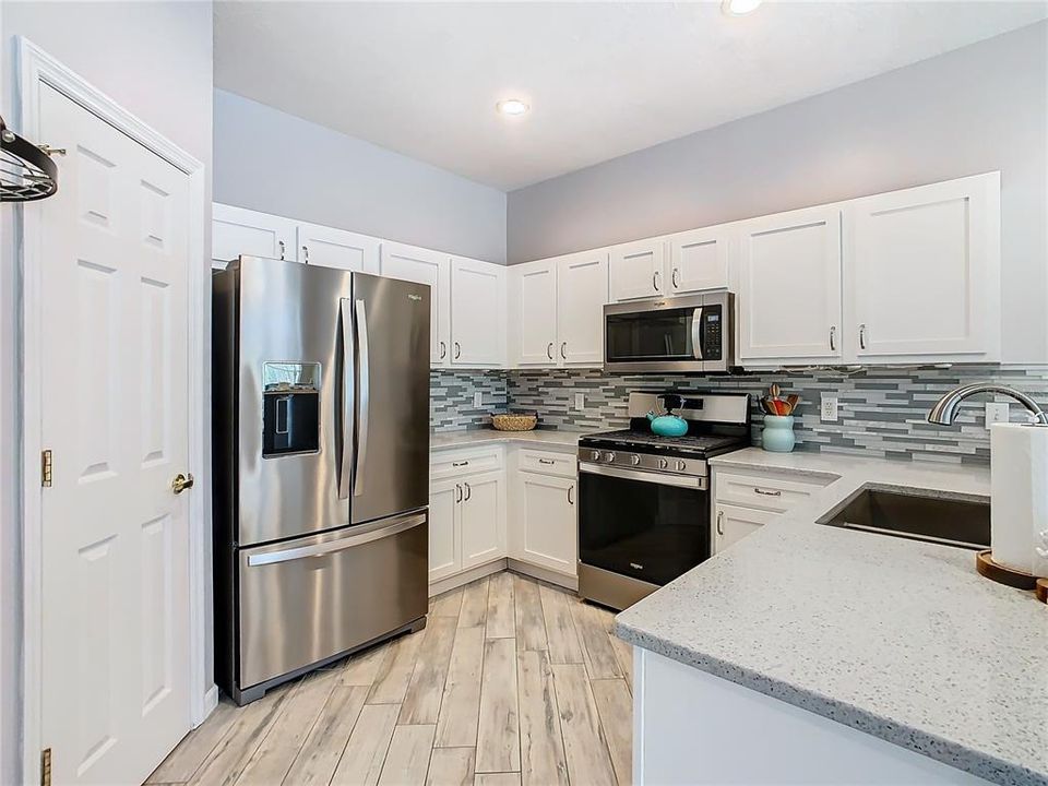 For Sale: $469,000 (5 beds, 4 baths, 2835 Square Feet)