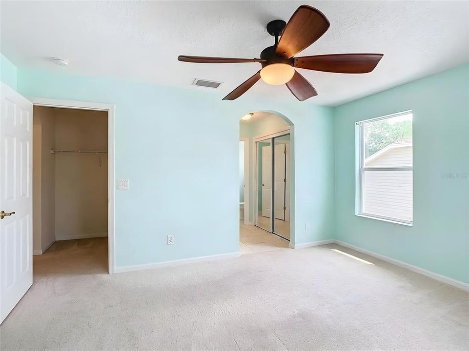 For Sale: $469,000 (5 beds, 4 baths, 2835 Square Feet)