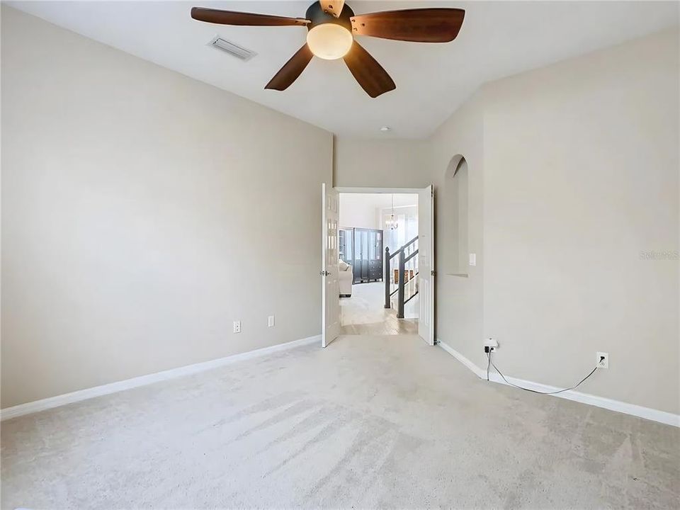 For Sale: $469,000 (5 beds, 4 baths, 2835 Square Feet)