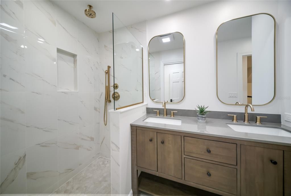 For Sale: $1,995,000 (4 beds, 2 baths, 3271 Square Feet)