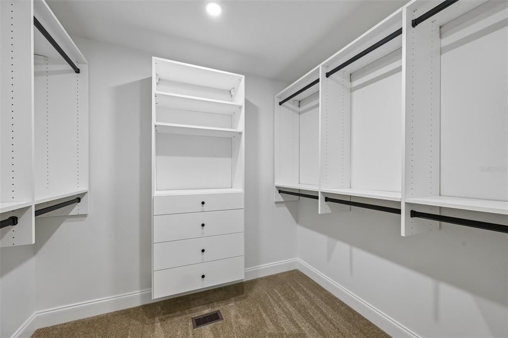 For Sale: $1,995,000 (4 beds, 2 baths, 3271 Square Feet)