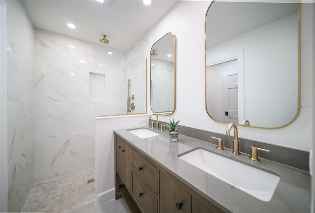For Sale: $1,995,000 (4 beds, 2 baths, 3271 Square Feet)