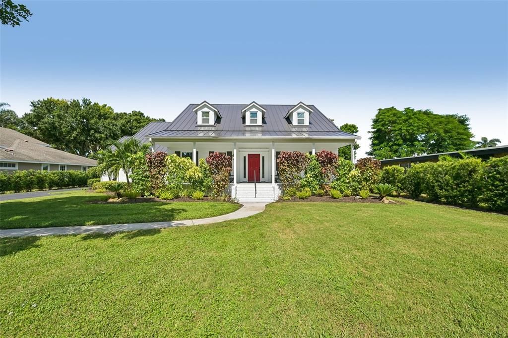 For Sale: $1,995,000 (4 beds, 2 baths, 3271 Square Feet)
