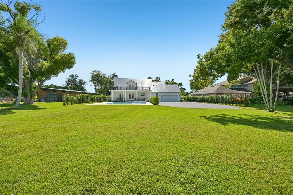 For Sale: $1,995,000 (4 beds, 2 baths, 3271 Square Feet)