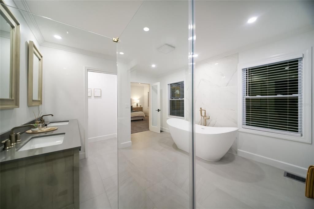 For Sale: $1,995,000 (4 beds, 2 baths, 3271 Square Feet)