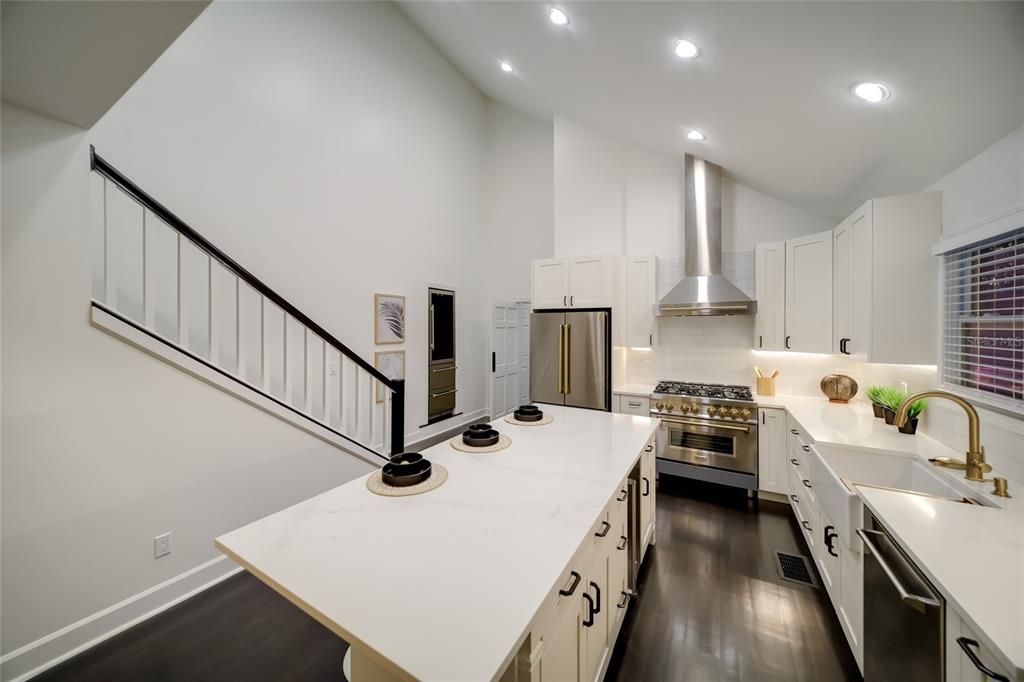 For Sale: $1,995,000 (4 beds, 2 baths, 3271 Square Feet)