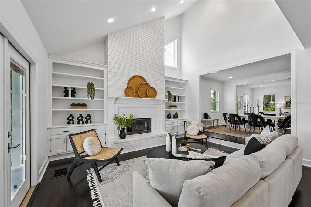 For Sale: $1,995,000 (4 beds, 2 baths, 3271 Square Feet)