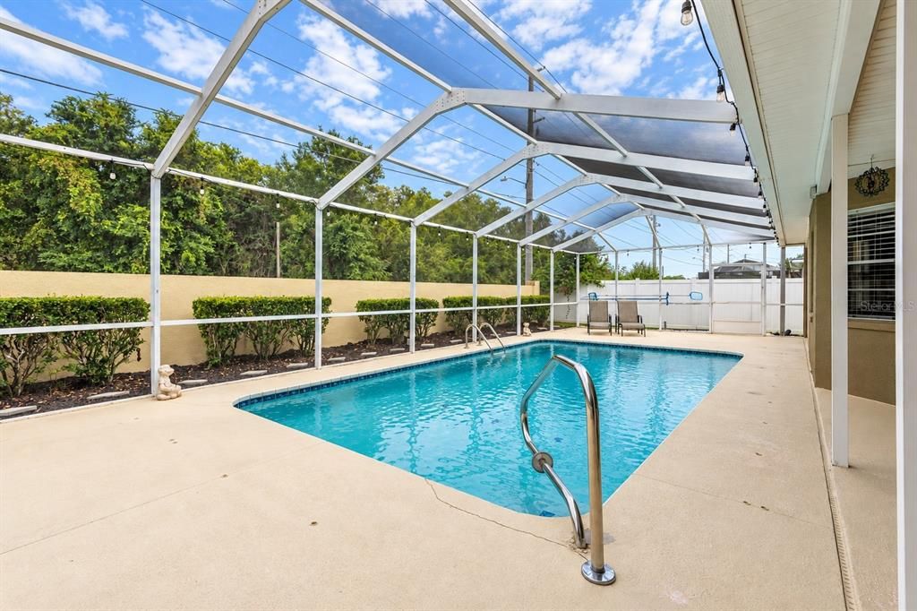 Active With Contract: $425,000 (3 beds, 3 baths, 1824 Square Feet)