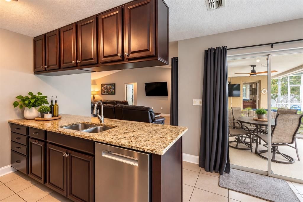 Active With Contract: $425,000 (3 beds, 3 baths, 1824 Square Feet)