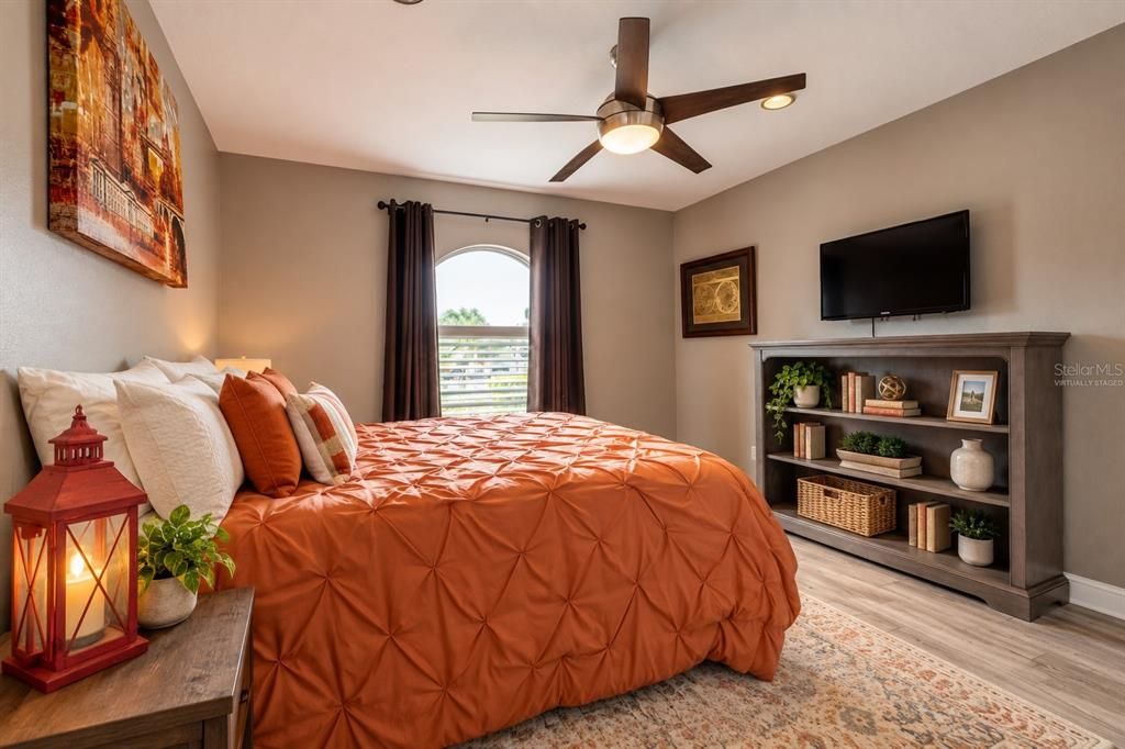 Active With Contract: $425,000 (3 beds, 3 baths, 1824 Square Feet)