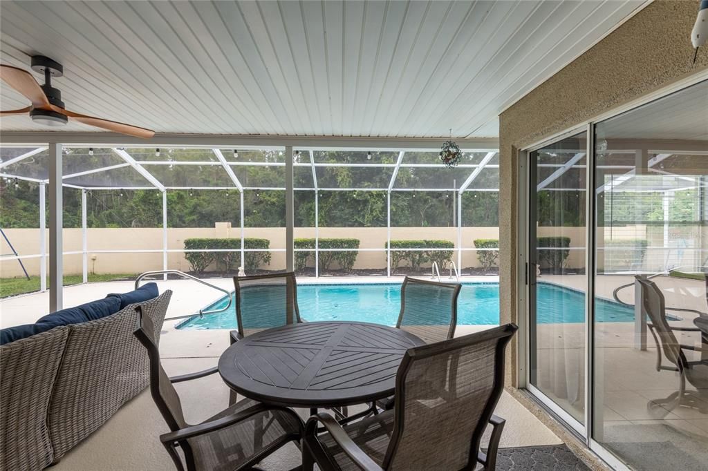 Active With Contract: $425,000 (3 beds, 3 baths, 1824 Square Feet)