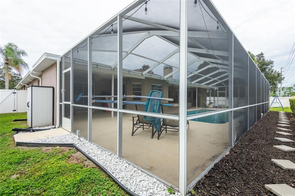 Active With Contract: $425,000 (3 beds, 3 baths, 1824 Square Feet)
