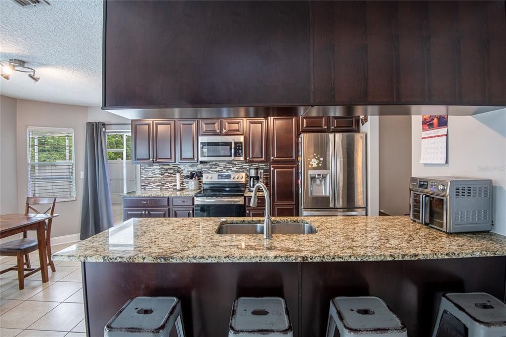 Active With Contract: $425,000 (3 beds, 3 baths, 1824 Square Feet)