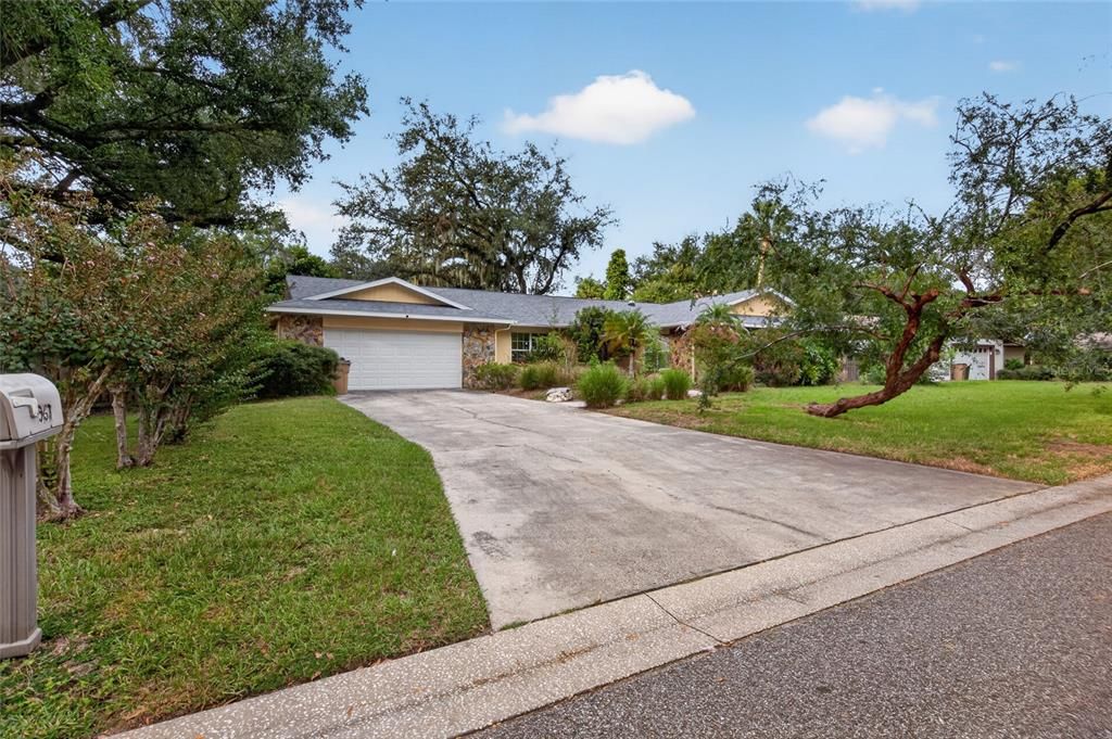 For Sale: $595,000 (4 beds, 3 baths, 2949 Square Feet)