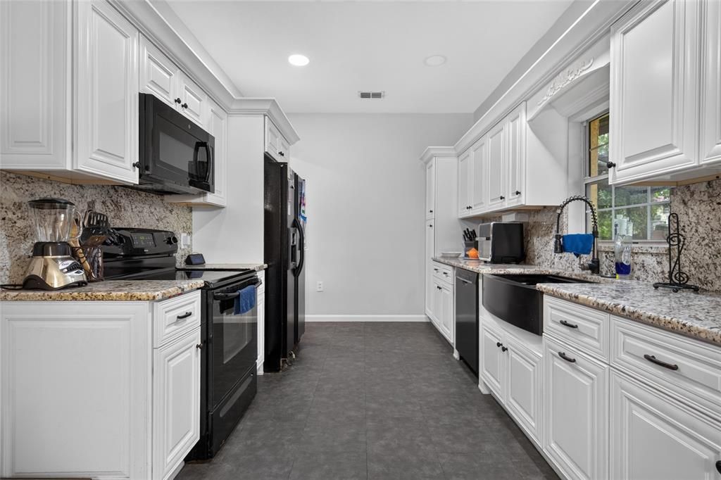 For Sale: $595,000 (4 beds, 3 baths, 2949 Square Feet)