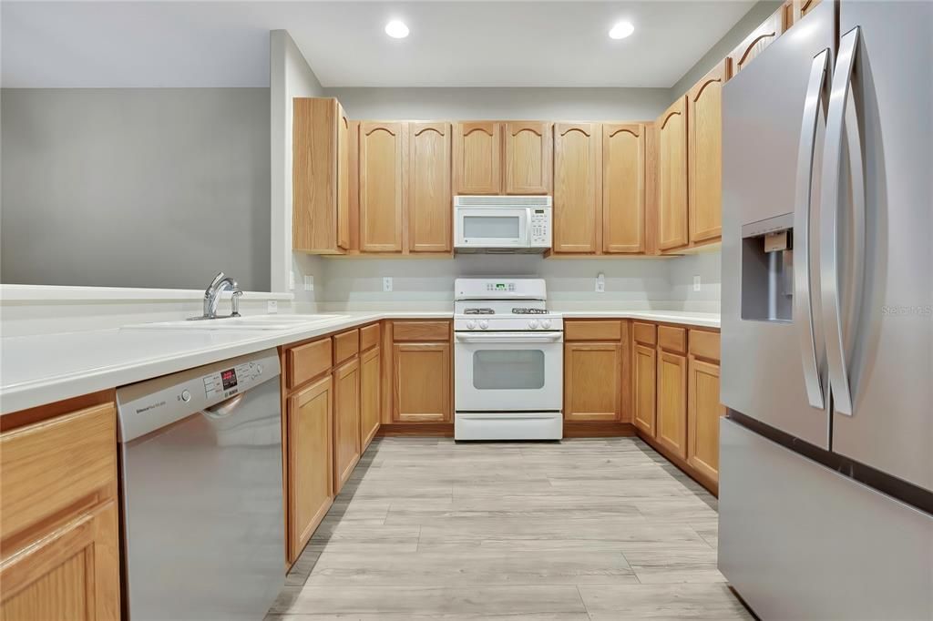 En Venta: $329,900 (2 camas, 2 baños, 1706 Pies cuadrados)