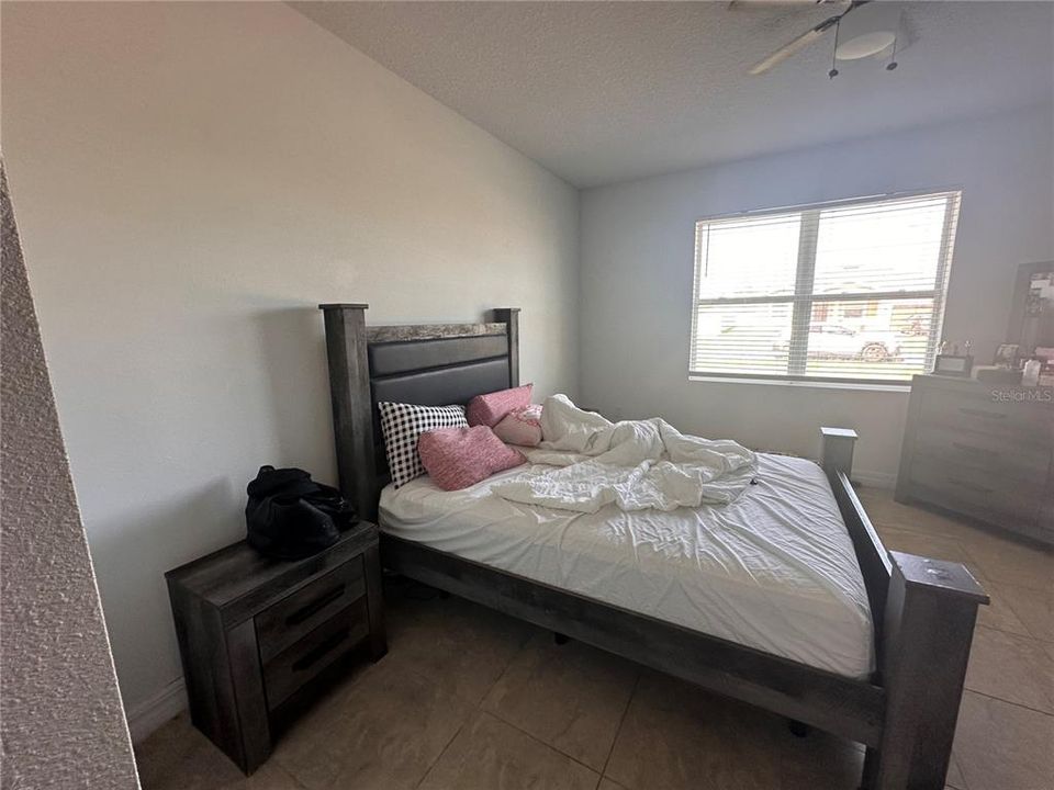 For Sale: $259,000 (4 beds, 2 baths, 1200 Square Feet)