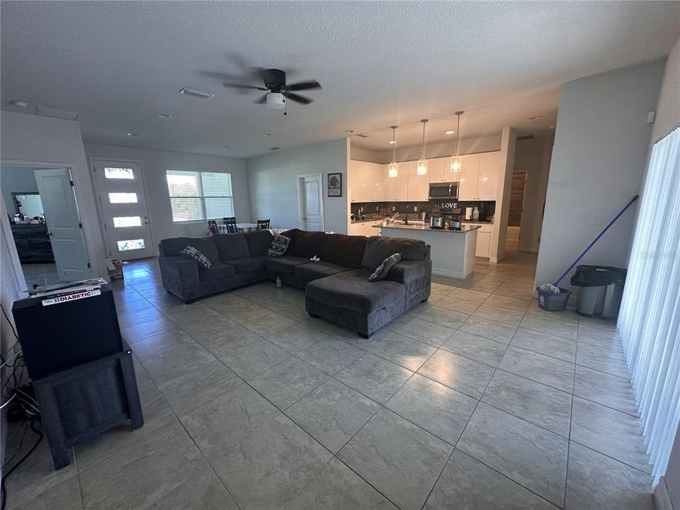 For Sale: $259,000 (4 beds, 2 baths, 1200 Square Feet)