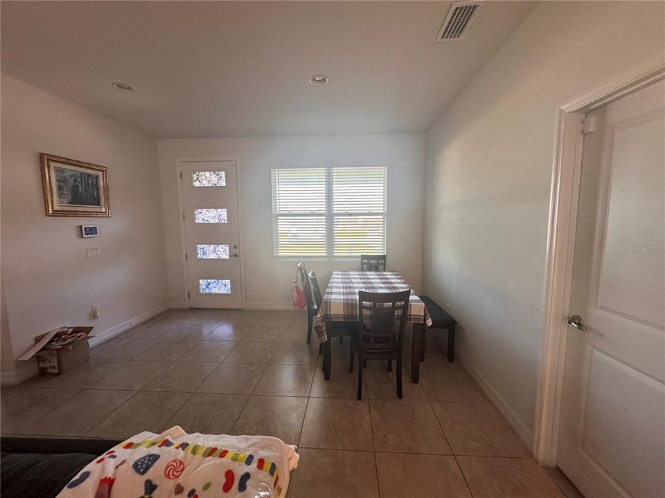 For Sale: $259,000 (4 beds, 2 baths, 1200 Square Feet)