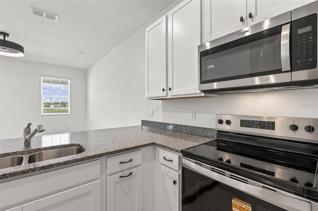 For Rent: $2,750 (3 beds, 2 baths, 1476 Square Feet)