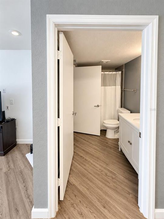 For Sale: $199,000 (2 beds, 2 baths, 1026 Square Feet)
