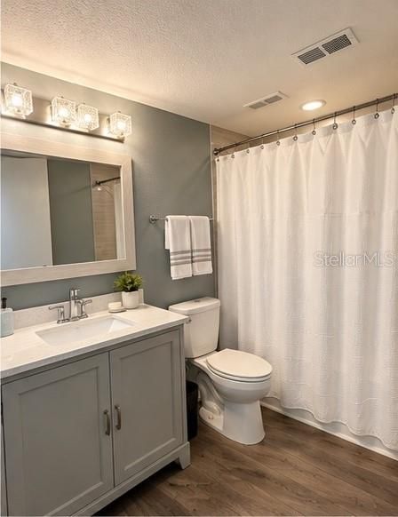 For Sale: $199,000 (2 beds, 2 baths, 1026 Square Feet)