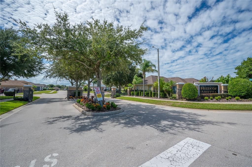 For Sale: $515,000 (4 beds, 3 baths, 2387 Square Feet)