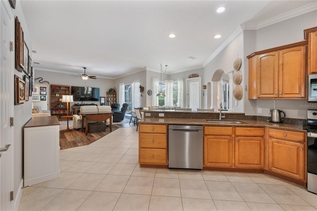 For Sale: $515,000 (4 beds, 3 baths, 2387 Square Feet)