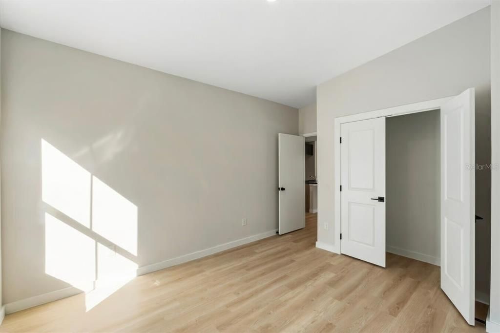 For Sale: $1,400,000 (10 beds, 0 baths, 3049 Square Feet)