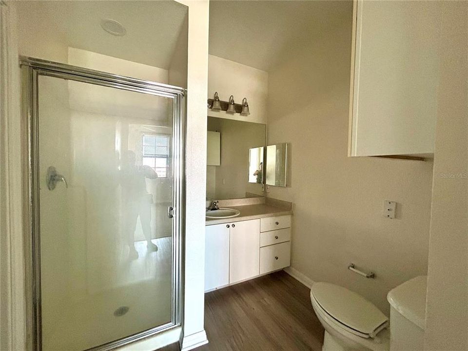 For Rent: $1,375 (1 beds, 1 baths, 562 Square Feet)