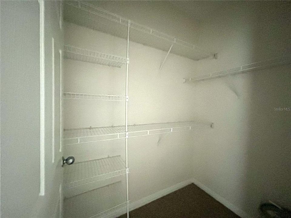 For Rent: $1,375 (1 beds, 1 baths, 562 Square Feet)