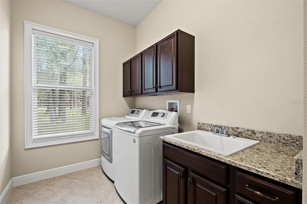 For Sale: $699,900 (4 beds, 3 baths, 3060 Square Feet)