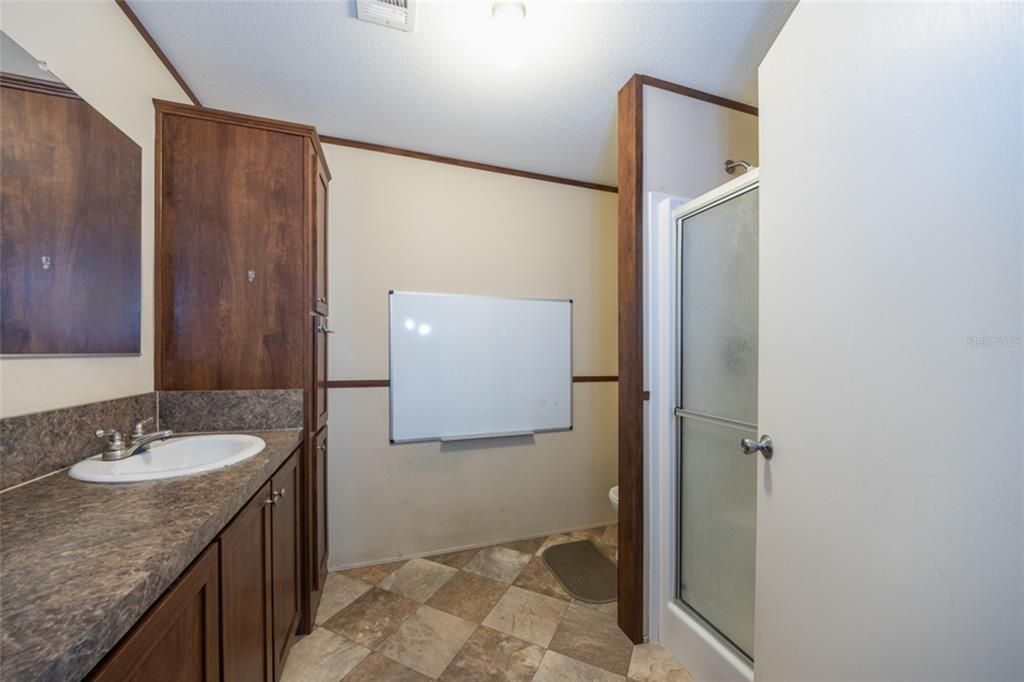 En Venta: $319,000 (3 camas, 2 baños, 1215 Pies cuadrados)
