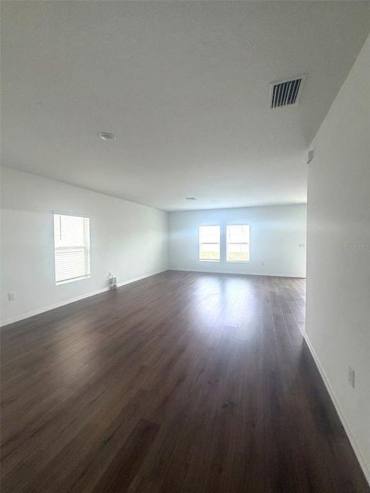 For Rent: $2,600 (5 beds, 3 baths, 2470 Square Feet)