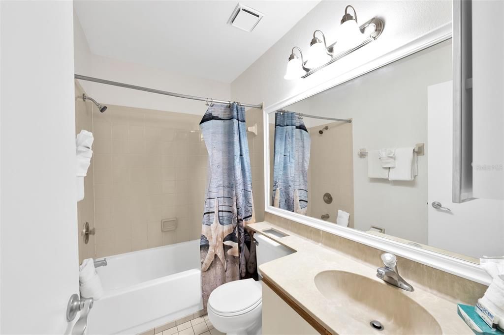 For Sale: $269,900 (2 beds, 2 baths, 1174 Square Feet)