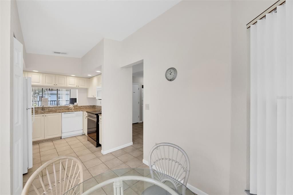 For Sale: $269,900 (2 beds, 2 baths, 1174 Square Feet)