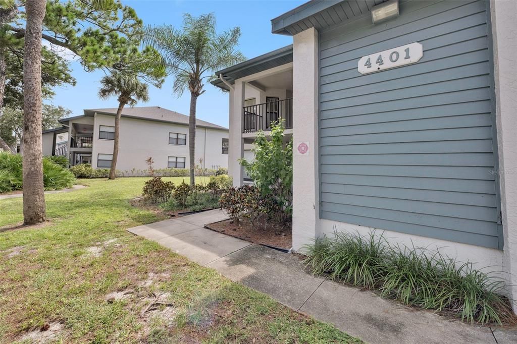 For Sale: $269,900 (2 beds, 2 baths, 1174 Square Feet)