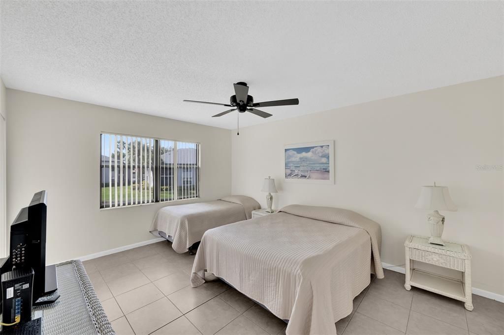 For Sale: $269,900 (2 beds, 2 baths, 1174 Square Feet)