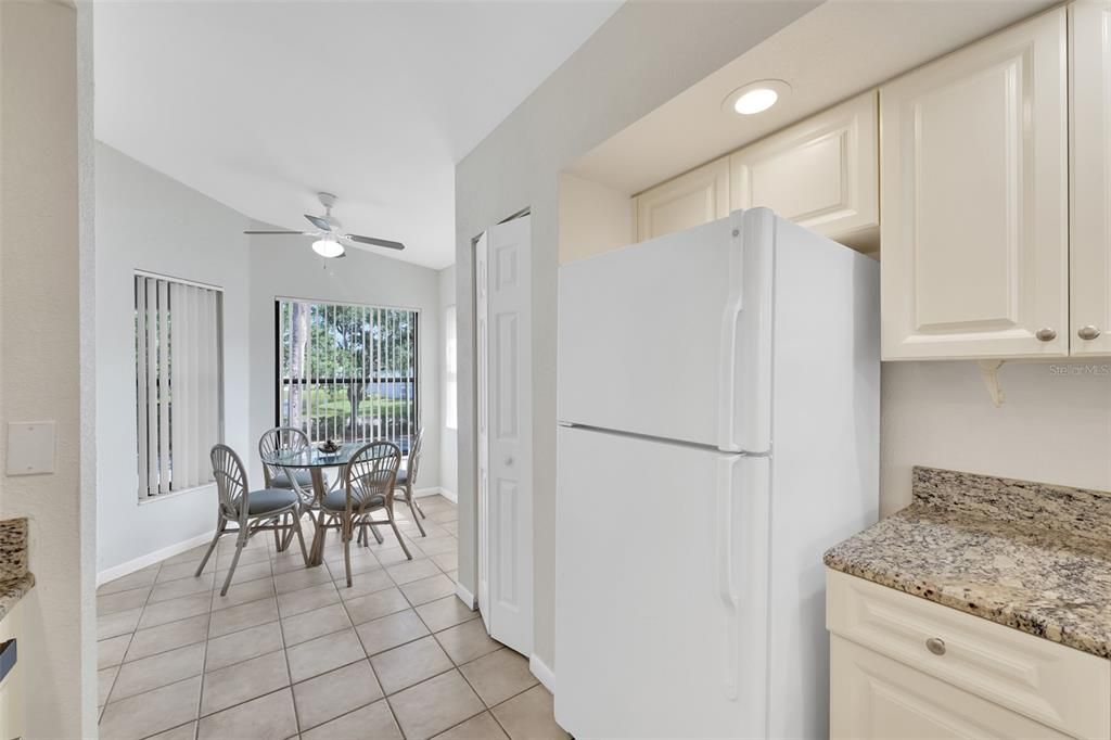 For Sale: $269,900 (2 beds, 2 baths, 1174 Square Feet)