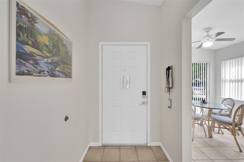 For Sale: $269,900 (2 beds, 2 baths, 1174 Square Feet)