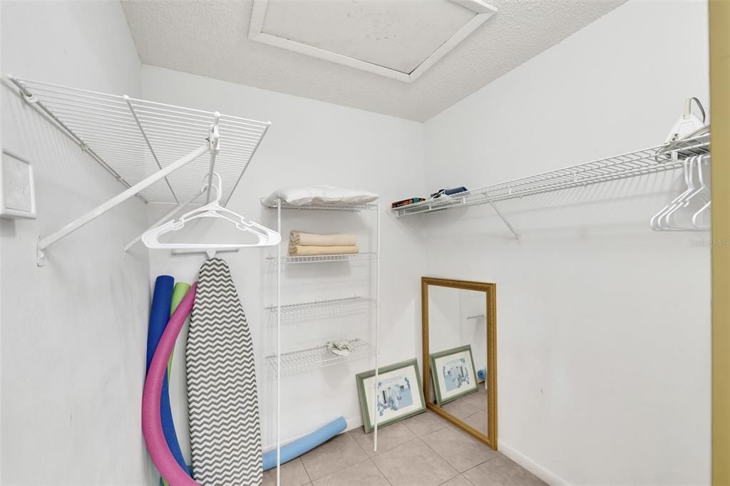 For Sale: $269,900 (2 beds, 2 baths, 1174 Square Feet)