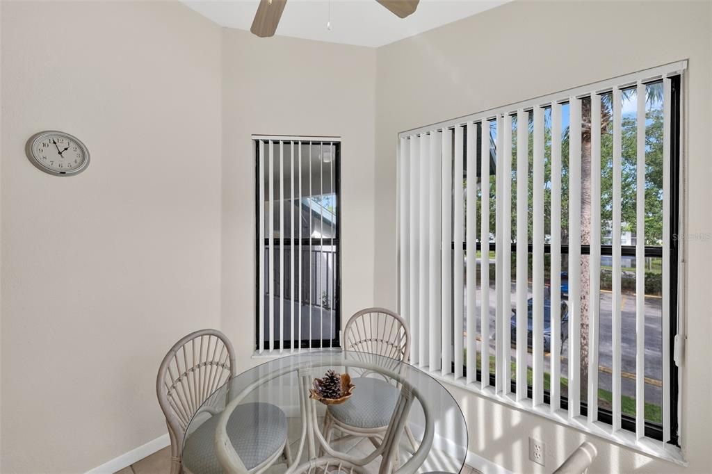 For Sale: $269,900 (2 beds, 2 baths, 1174 Square Feet)