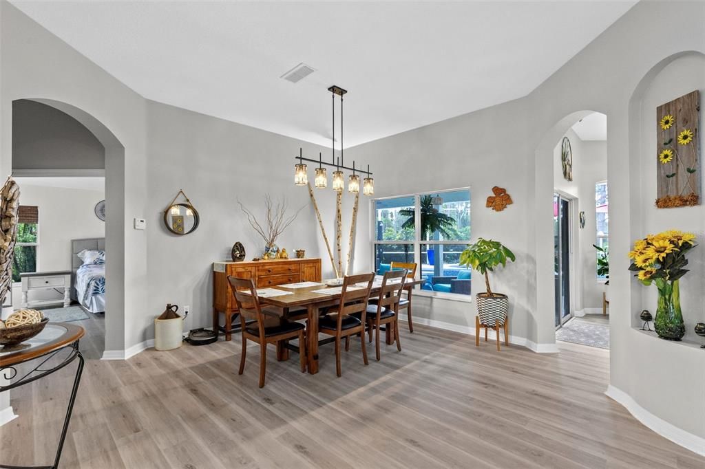En Venta: $625,000 (4 camas, 3 baños, 2705 Pies cuadrados)