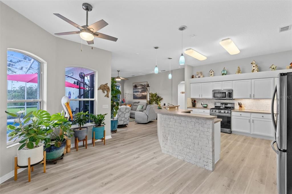 En Venta: $625,000 (4 camas, 3 baños, 2705 Pies cuadrados)